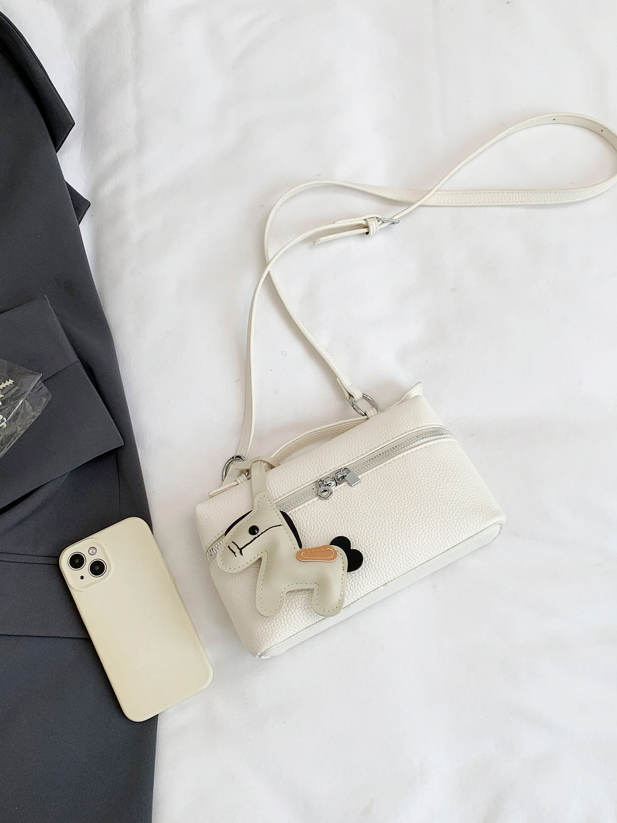 Modern Chic All-Season PU/Artificial Leather/Microfiber Leather Women's Crossbody Bags Box Bags | Color: White | Image 3