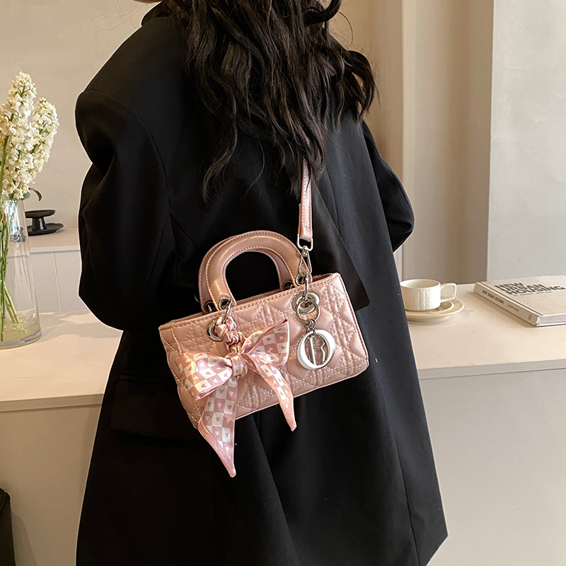 Modern Chic All-Season PU/Artificial Leather/Microfiber Leather Women's Handbags Other Bags | Color: Pink | Image 3