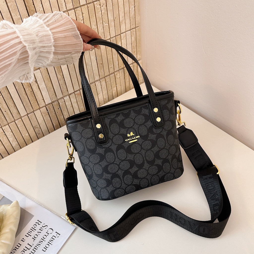 Modern Chic All-Season PU/Artificial Leather/Microfiber Leather Women's Crossbody Bags Other Bags | Color: Black | Image 2