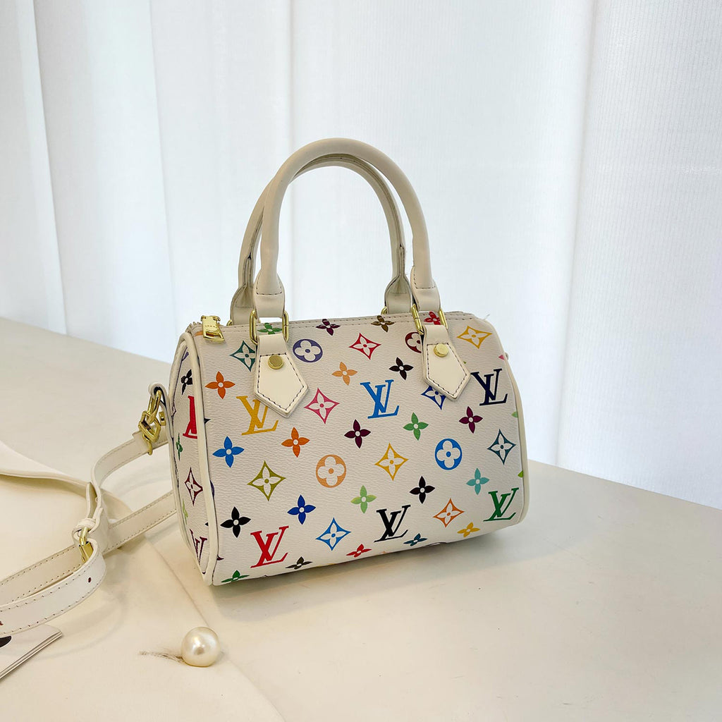 Modern Chic All-Season PU/Artificial Leather/Microfiber Leather Women's Handbags Other Bags | Color: White | Image 1