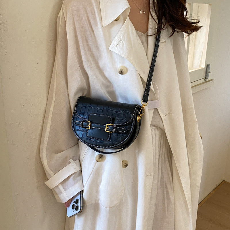 Modern Chic All-Season PU/Artificial Leather/Microfiber Leather Women's Crossbody Bags Saddle Bags | Color: Black | Image 1