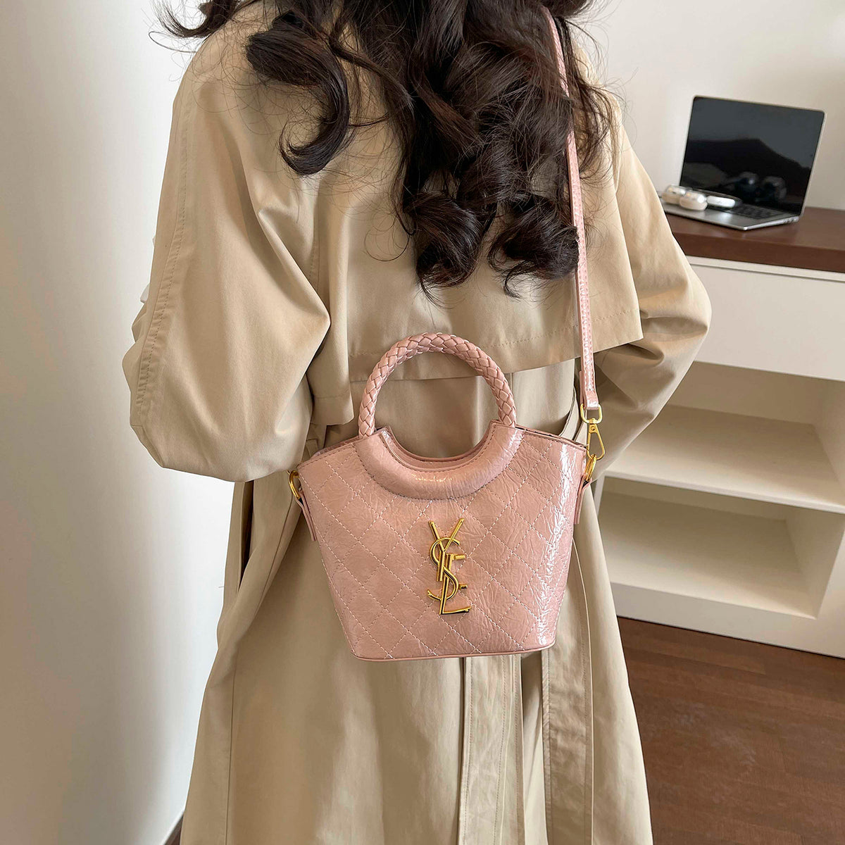Modern Chic All-Season PU/Artificial Leather/Microfiber Leather, Cloth / Textile Women's Handbags Other Bags | Color: Pink | Image 2