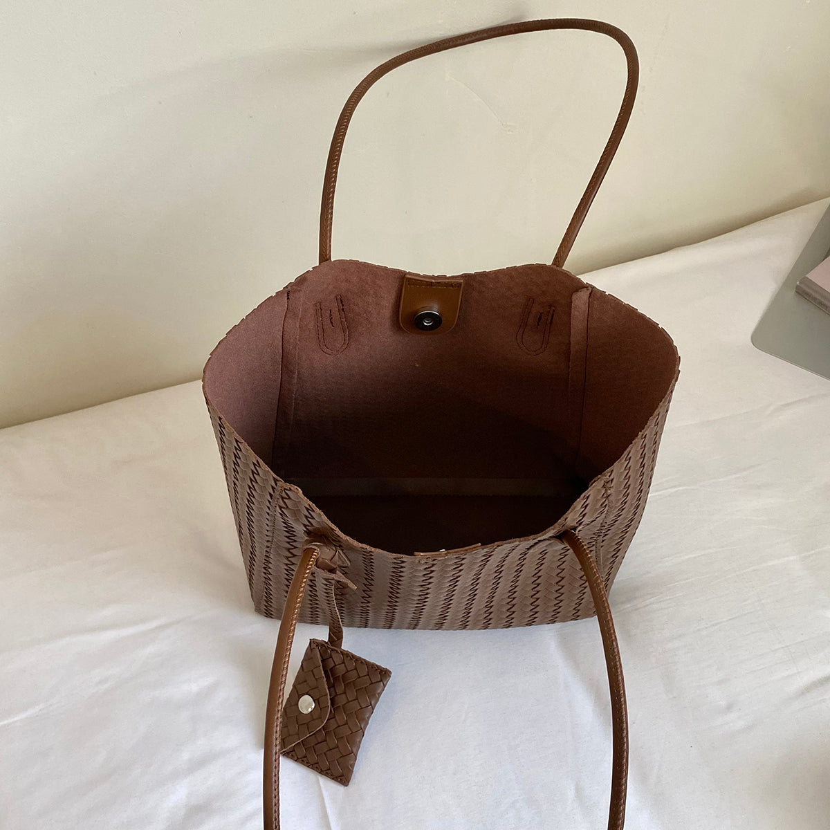 Trendy All-Season PU/Artificial Leather/Microfiber Leather Women's Handbags Tote Bags | Color: Coffee | Image 2
