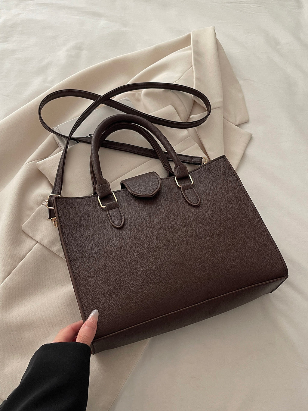 Modern Chic All-Season PU/Artificial Leather/Microfiber Leather Women's Handbags Tote Bags | Color: Coffee | Image 1