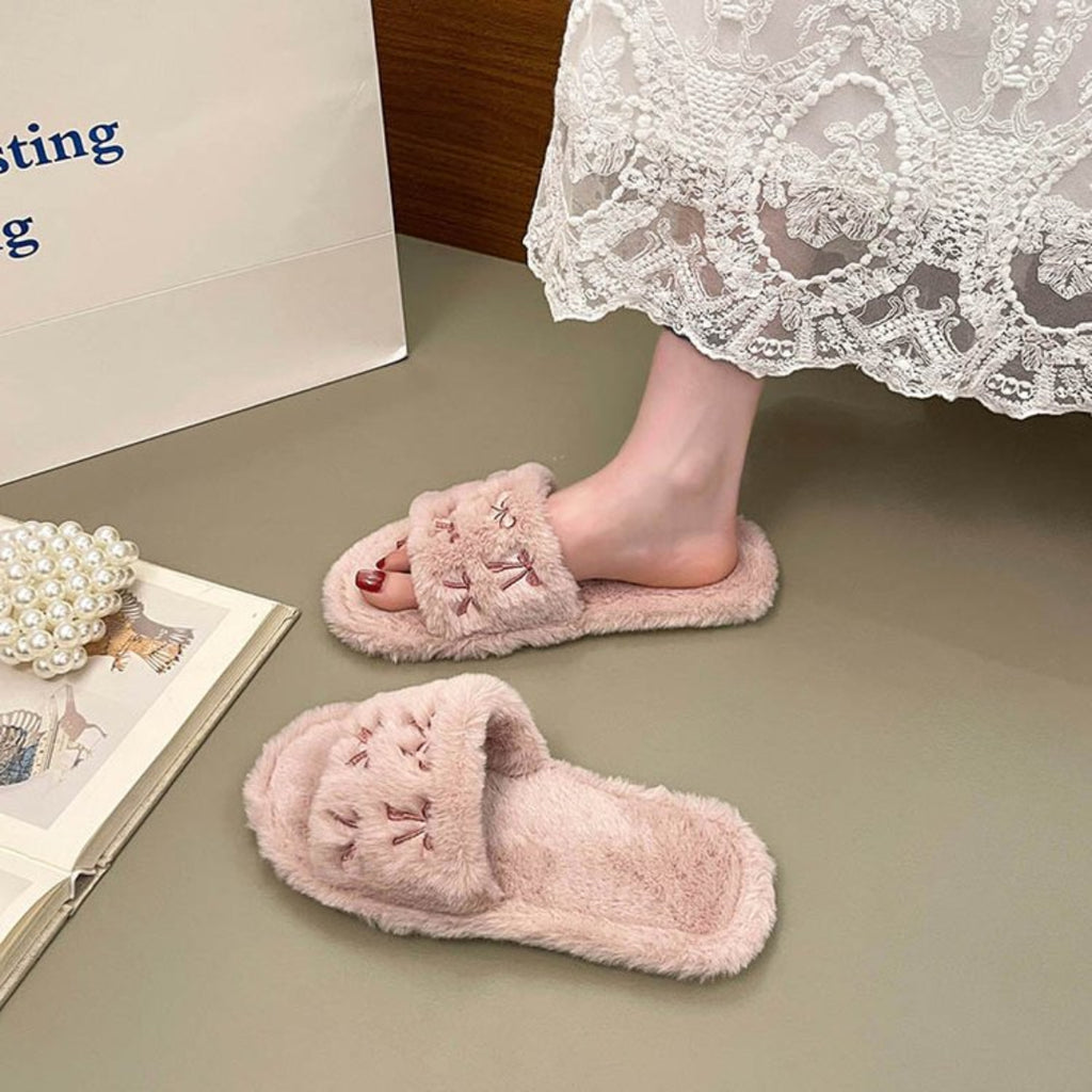 Modern Chic All-Season Cloth / Textile Women's Home Slippers | Color: Pink | Image 2