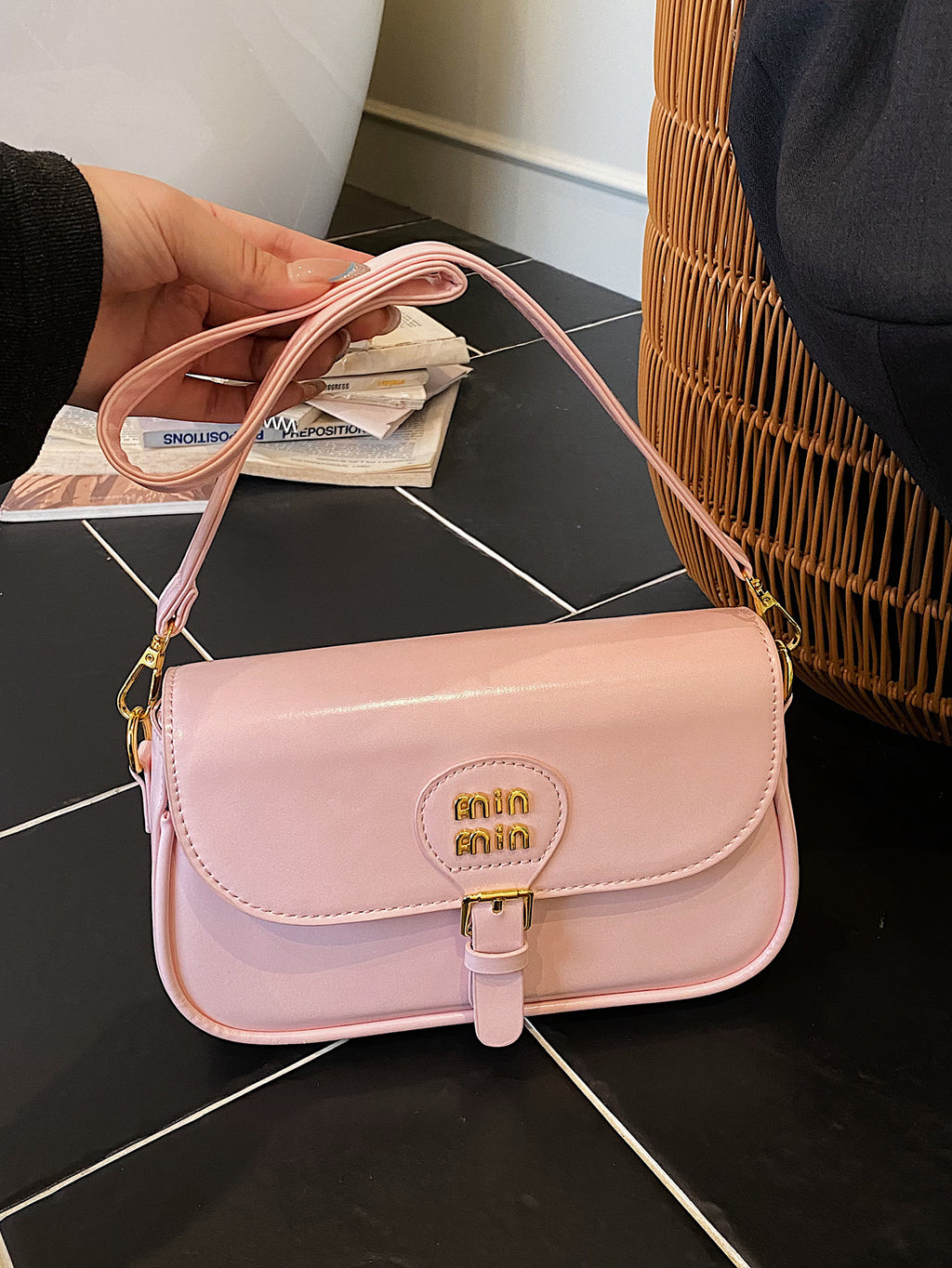 Modern Chic All-Season PU/Artificial Leather/Microfiber Leather Women's Crossbody Bags Other Bags | Color: Pink | Image 2