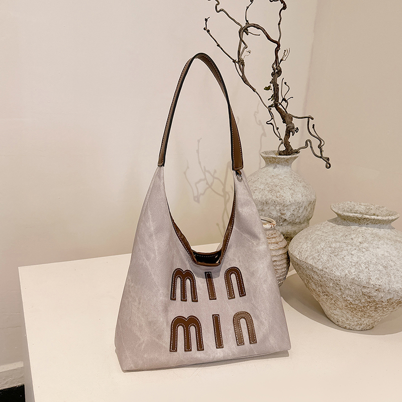 Modern Chic All-Season PU/Artificial Leather/Microfiber Leather Women's Handbags Other Bags | Color: Beige | Image 1