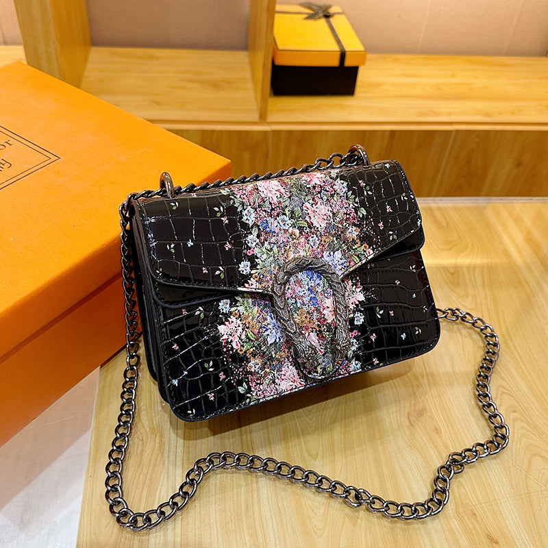 Modern Chic All-Season PU/Artificial Leather/Microfiber Leather Women's Shoulder Bags Other Bags | Color: Black | Image 3