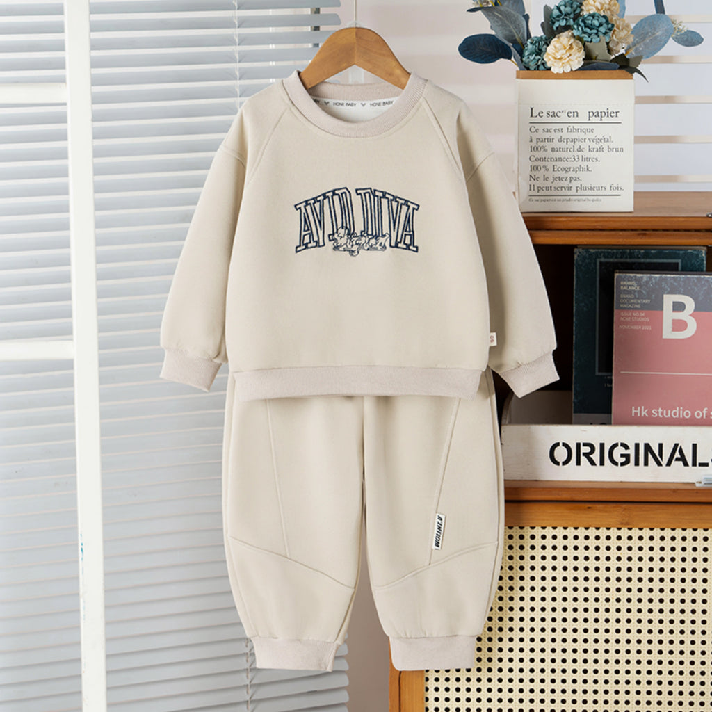 Modern Chic All-Season Casual Sporty Autumn 2-Piece Boys' Pants Suit, Ages 2-7 | Color: Apricot | Image 3