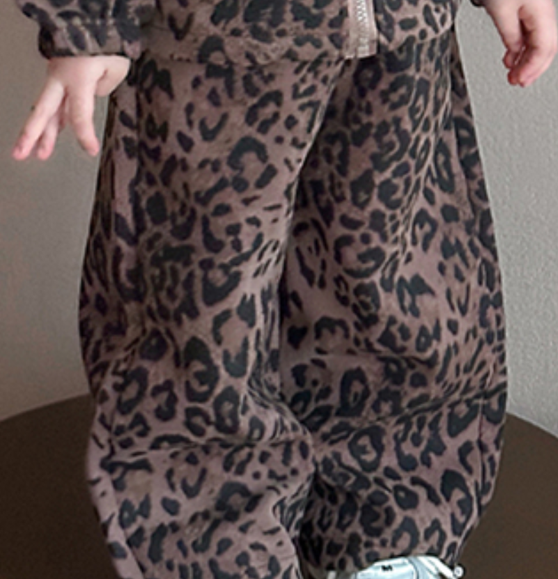 Trendy Autumn 2-Piece Girls' Pants Suit, Ages 2-9 | Color: Khaki | Image 2
