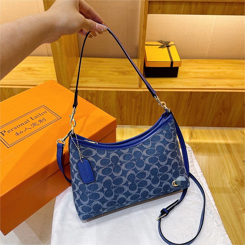 Modern Chic All-Season PU/Artificial Leather/Microfiber Leather Women's Handbags Other Bags | Color: Blue | Image 3