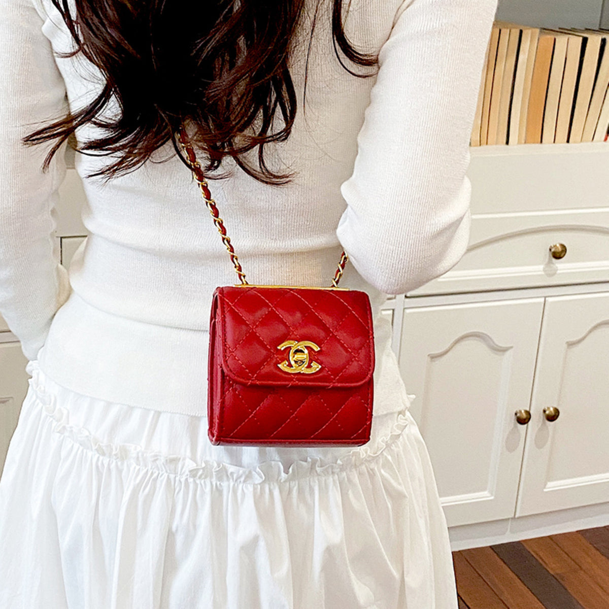 Modern Chic All-Season PU/Artificial Leather/Microfiber Leather Women's Handbags Other Bags | Color: Red | Image 2