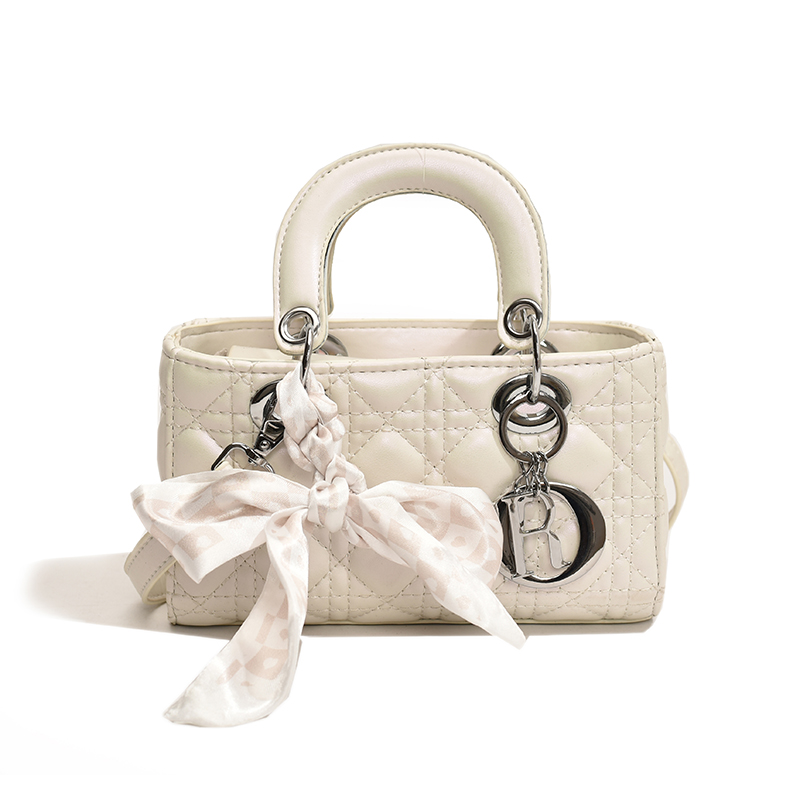 Modern Chic All-Season PU/Artificial Leather/Microfiber Leather Women's Handbags Other Bags | Color: White | Image 1