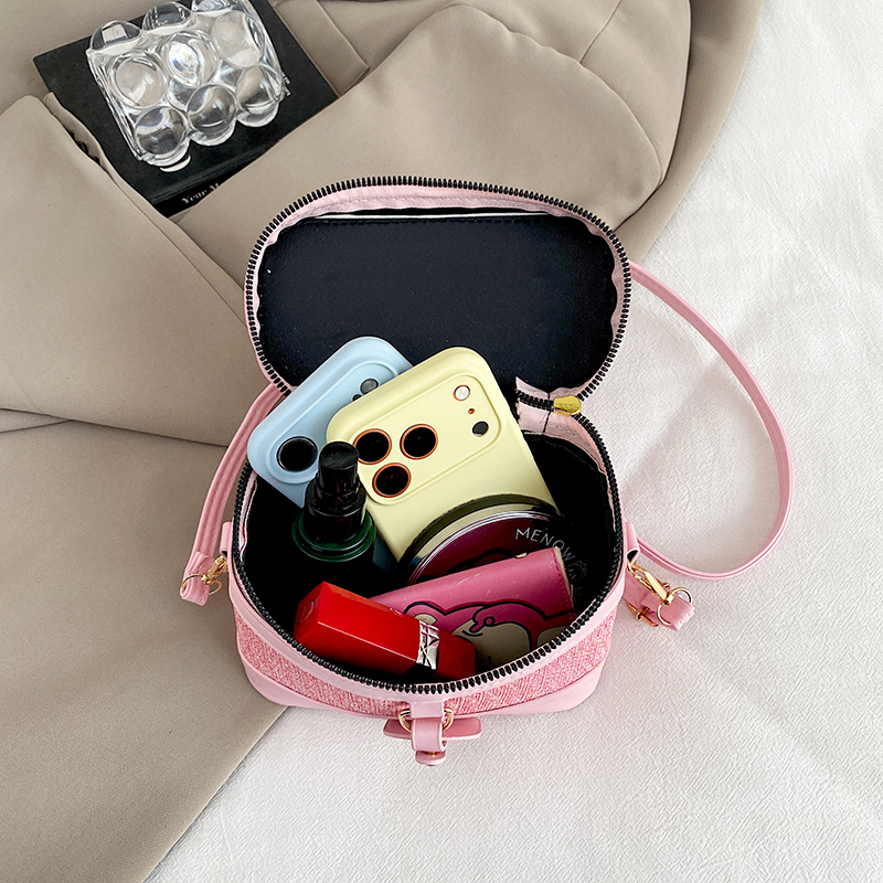 Modern Chic All-Season PU/Artificial Leather/Microfiber Leather Women's Crossbody Bags Bucket Bags | Color: Pink | Image 3