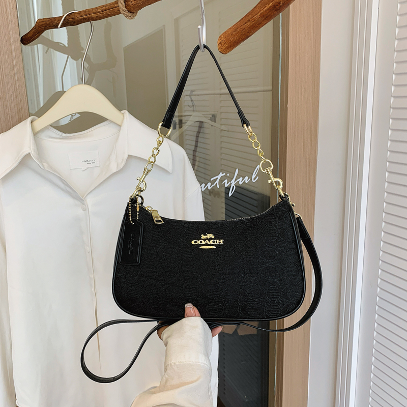 Modern Chic All-Season PU/Artificial Leather/Microfiber Leather Women's Handbags Other Bags | Color: Black | Image 3