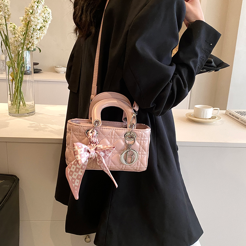 Modern Chic All-Season PU/Artificial Leather/Microfiber Leather Women's Handbags Other Bags | Color: Pink | Image 2