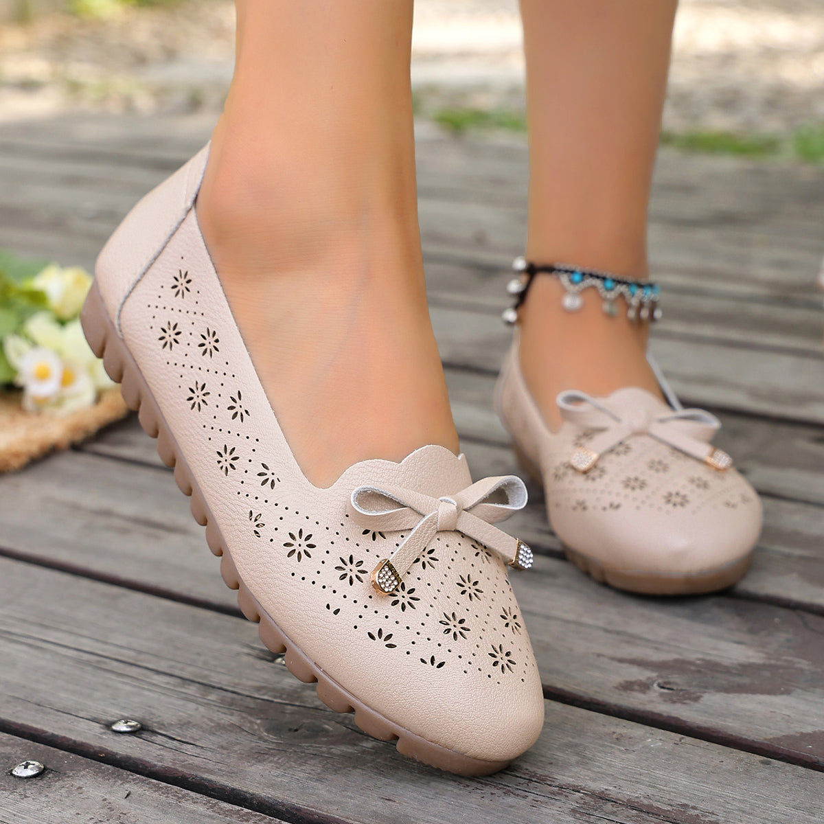 Modern Chic All-Season PU/Artificial Leather/Microfiber Leather Women's Flat Shoes | Color: Beige | Image 2