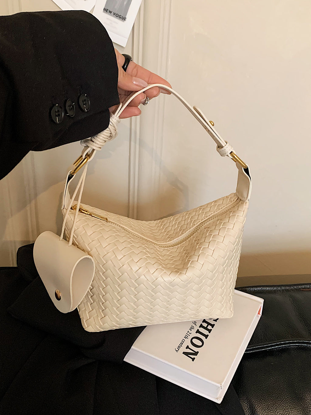 Modern Chic All-Season PU/Artificial Leather/Microfiber Leather Women's Crossbody Bags Other Bags | Color: White | Image 2