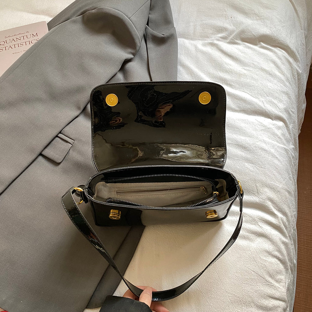 Modern Chic All-Season PU/Artificial Leather/Microfiber Leather Women's Handbags Other Bags | Color: Black | Image 2