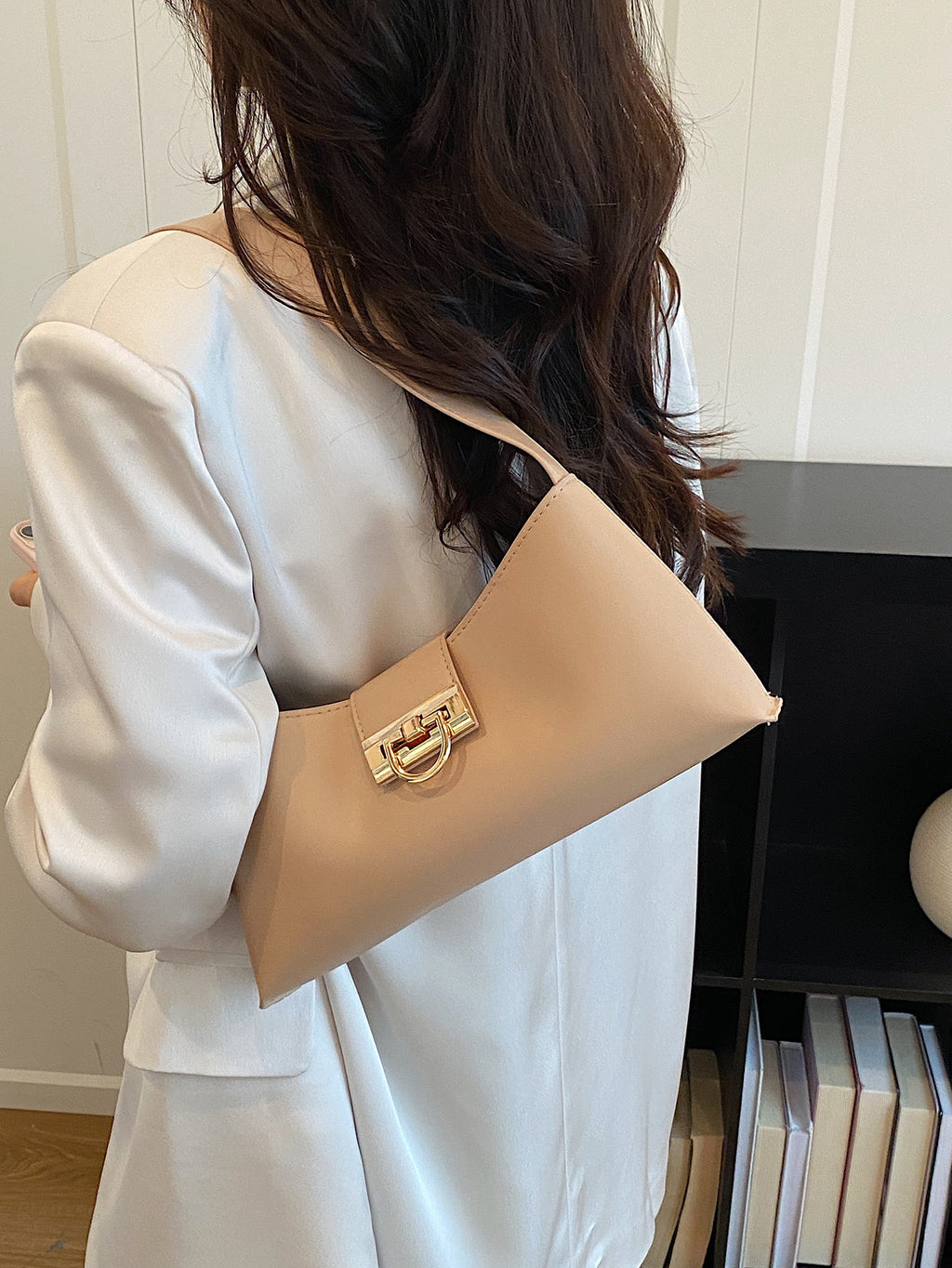 Modern Chic All-Season PU/Artificial Leather/Microfiber Leather Women's Handbags Other Bags | Color: Khaki | Image 2