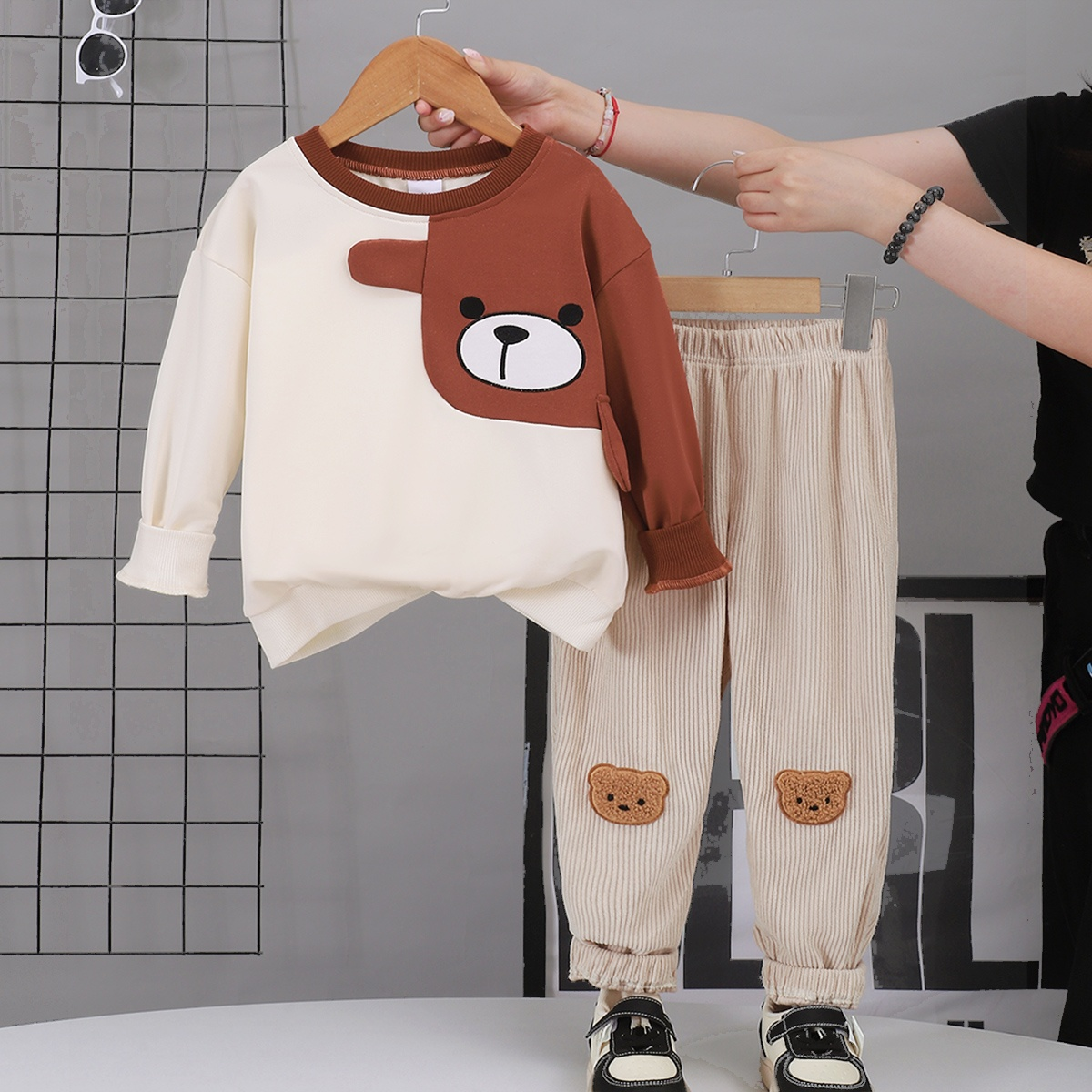 Modern Chic All-Season Casual Sporty Autumn 2-Piece Boys' Pants Suit, Ages 2-5 | Color: Coffee&Apricot | Image 1