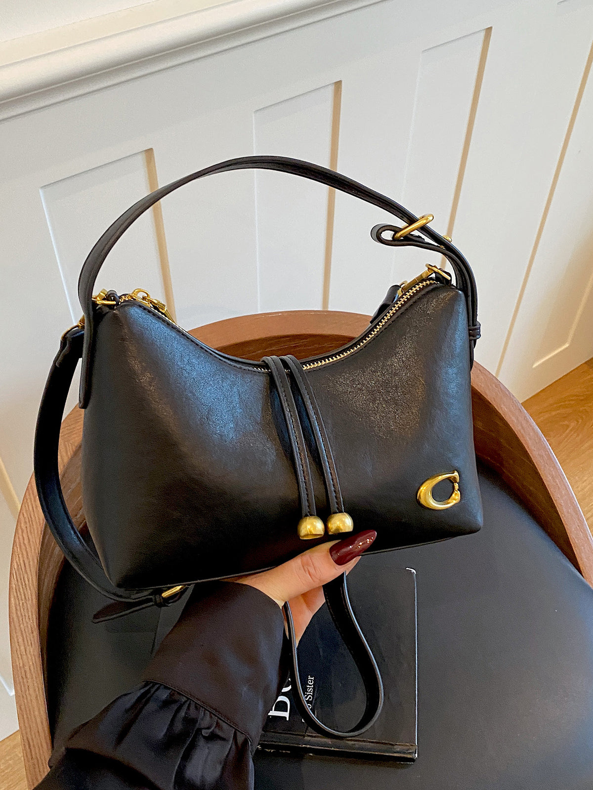 Modern Chic All-Season PU/Artificial Leather/Microfiber Leather Women's Crossbody Bags Other Bags | Color: Black | Image 3