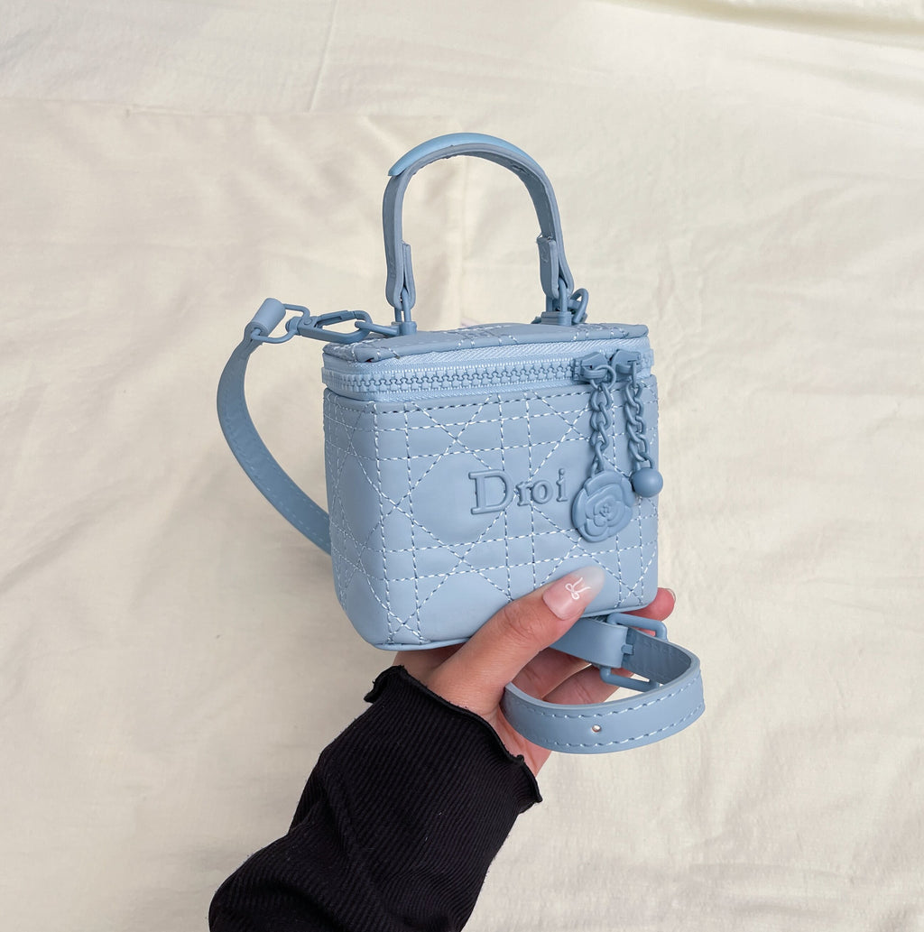Modern Chic All-Season PU/Artificial Leather/Microfiber Leather Women's Handbags Other Bags | Color: Blue | Image 1