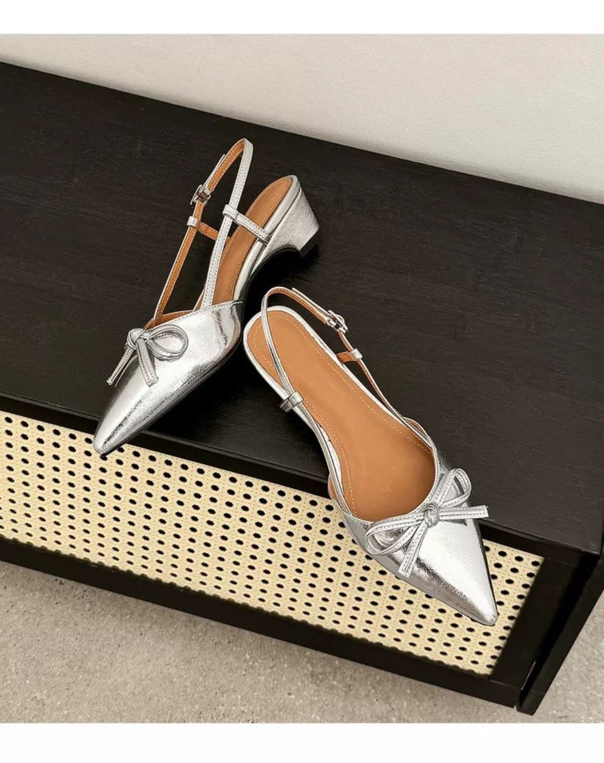 Modern Chic All-Season PU/Artificial Leather/Microfiber Leather Women's Flat Sandals | Color: Silver | Image 2