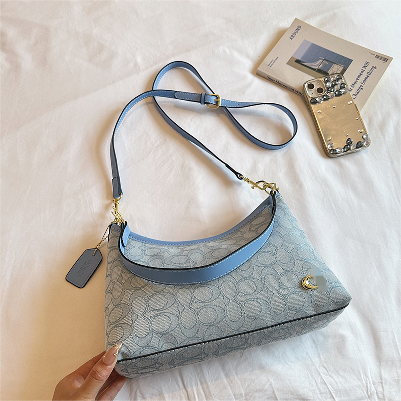 Modern Chic All-Season PU/Artificial Leather/Microfiber Leather Women's Handbags Other Bags | Color: Light Blue | Image 2