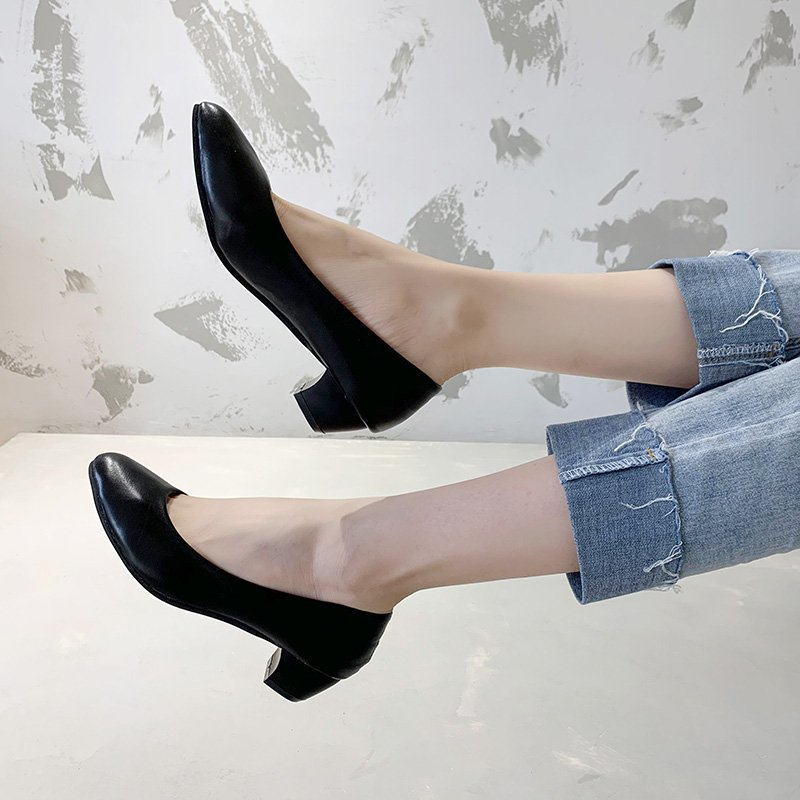 Modern Chic All-Season PU/Artificial Leather/Microfiber Leather Women's High Heels | Color: Black | Image 2