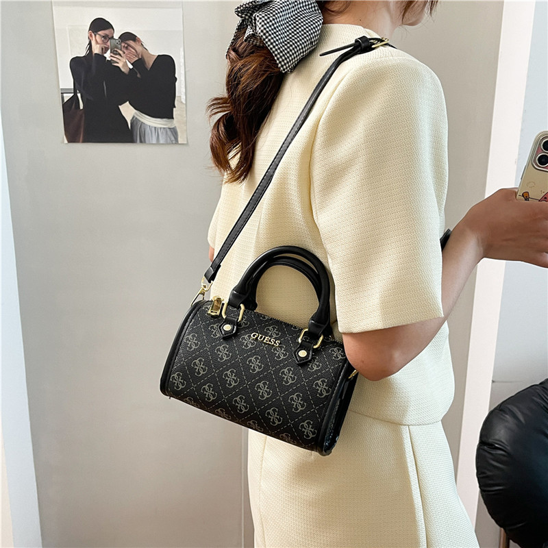 Modern Chic All-Season PU/Artificial Leather/Microfiber Leather, Cloth / Textile Women's Handbags Other Bags | Color: Black | Image 2