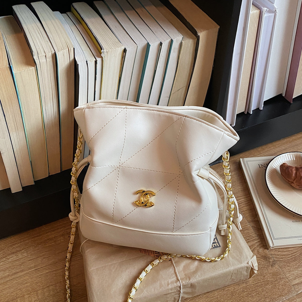 Modern Chic All-Season PU/Artificial Leather/Microfiber Leather Women's Crossbody Bags Other Bags | Color: Beige | Image 2