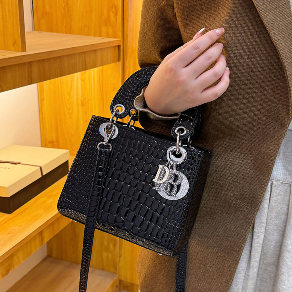 Modern Chic All-Season PU/Artificial Leather/Microfiber Leather Women's Handbags Other Bags | Color: Black | Image 3