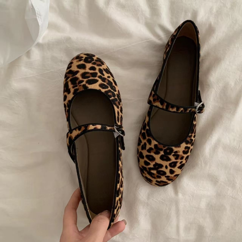 Modern Chic All-Season PU/Artificial Leather/Microfiber Leather Women's Flat Shoes | Color: Leopard | Image 2