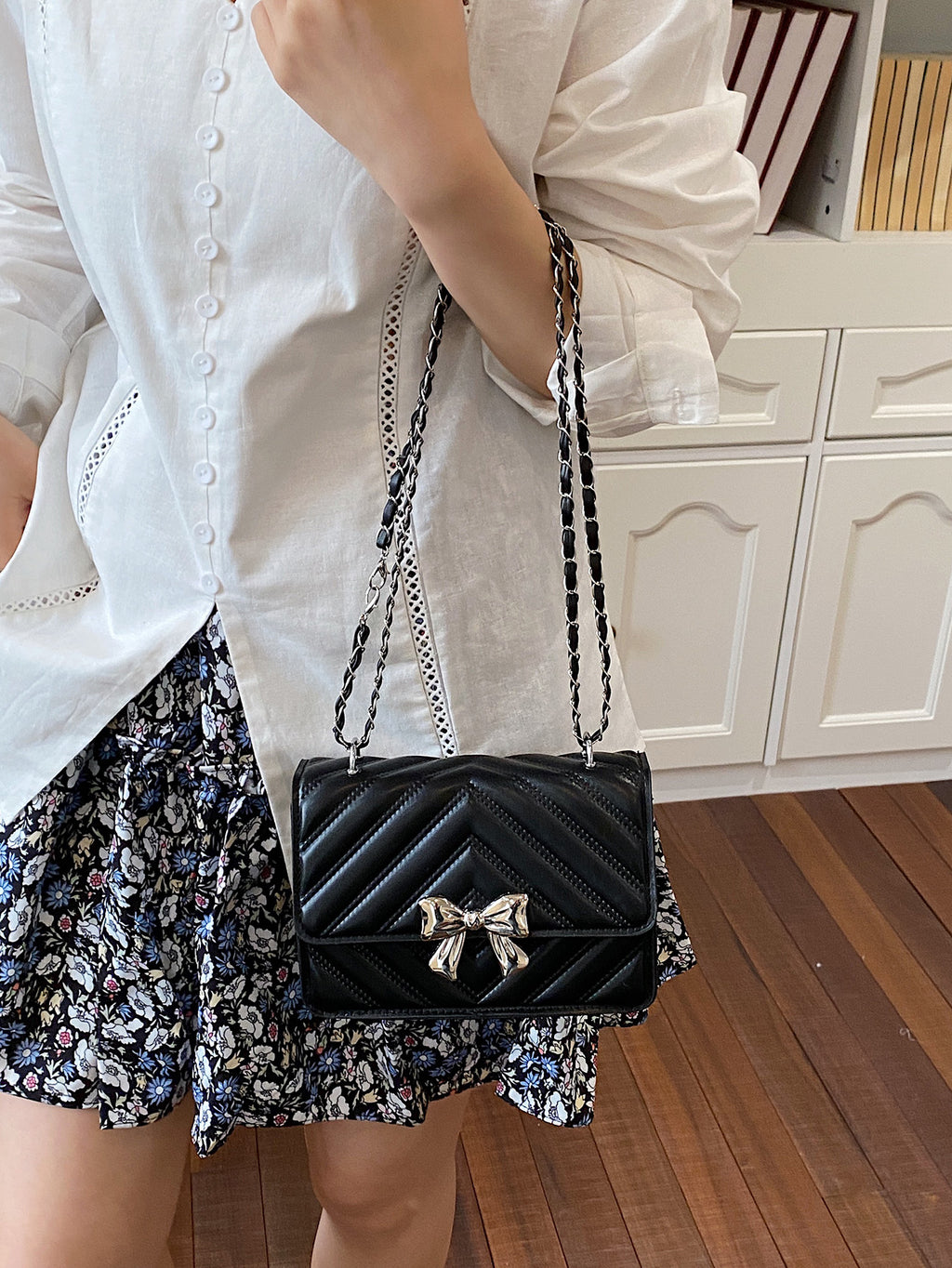 Modern Chic All-Season PU/Artificial Leather/Microfiber Leather Women's Crossbody Bags Other Bags | Color: Black | Image 3
