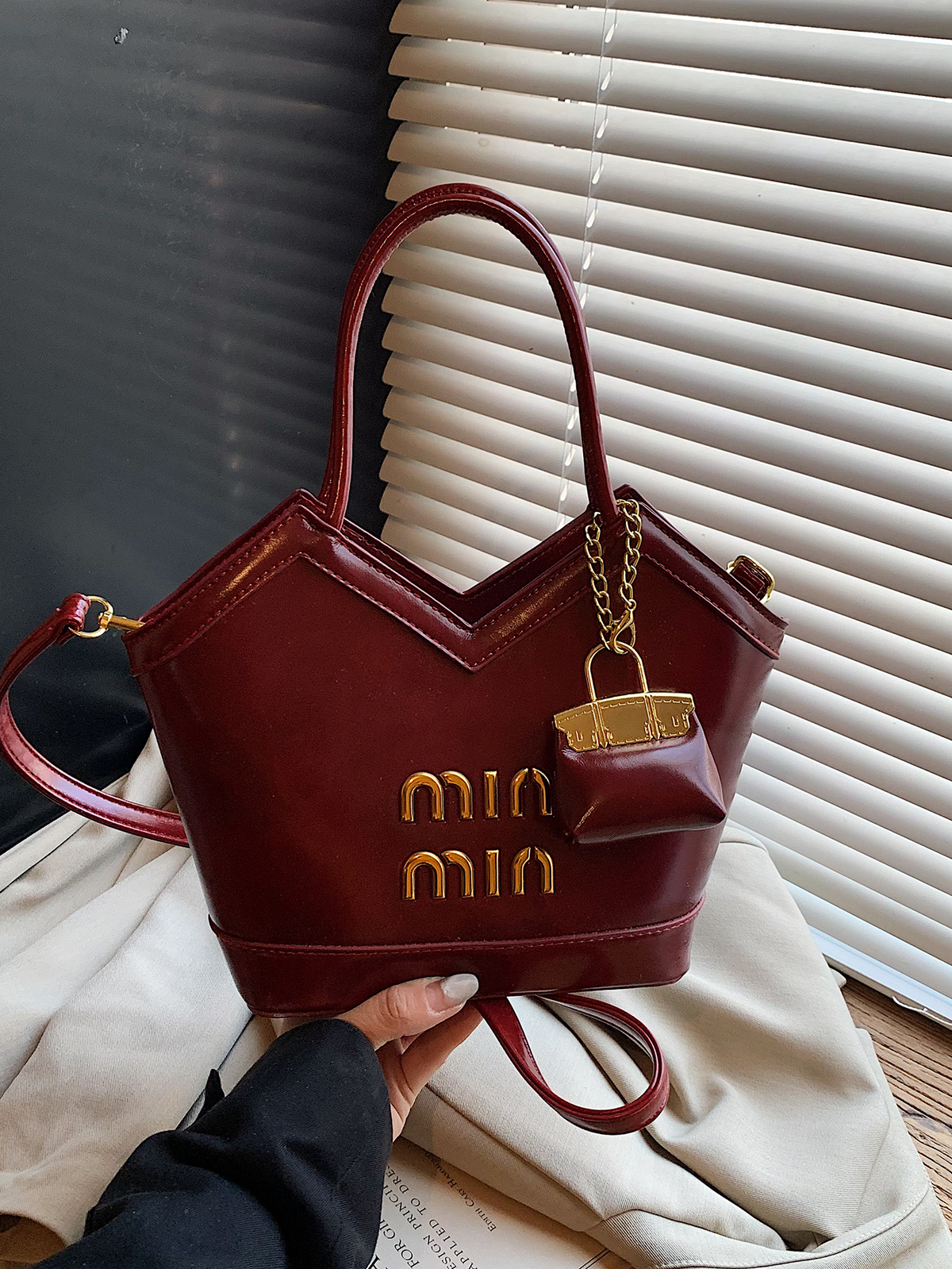 Modern Chic All-Season PU/Artificial Leather/Microfiber Leather Women's Crossbody Bags Other Bags | Color: Brick Red | Image 2