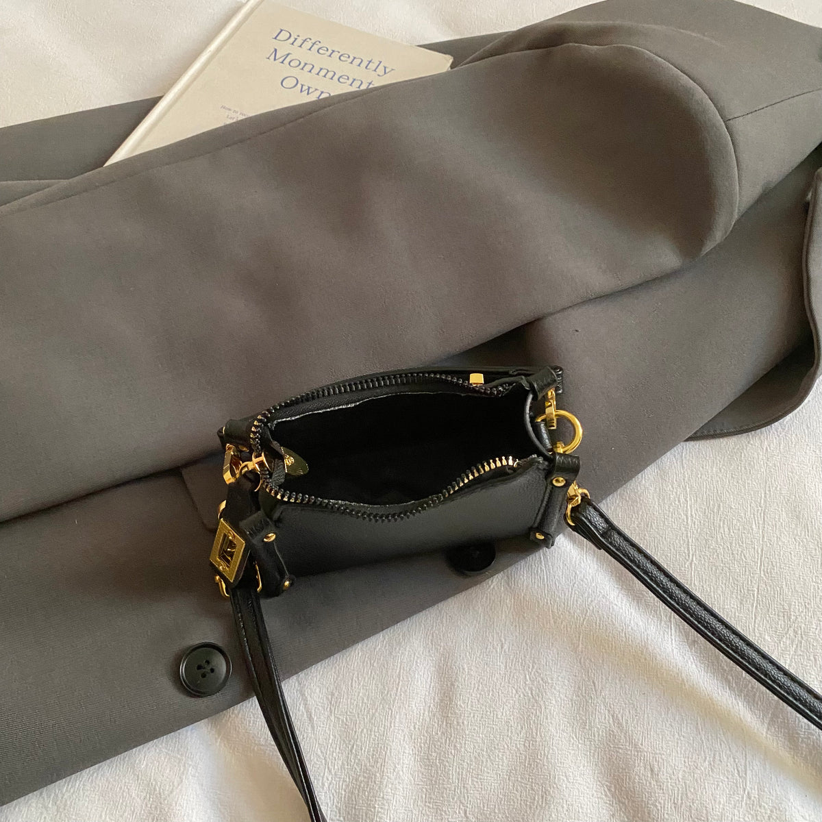 Modern Chic All-Season PU/Artificial Leather/Microfiber Leather Women's Handbags Other Bags | Color: Style 1 | Image 2