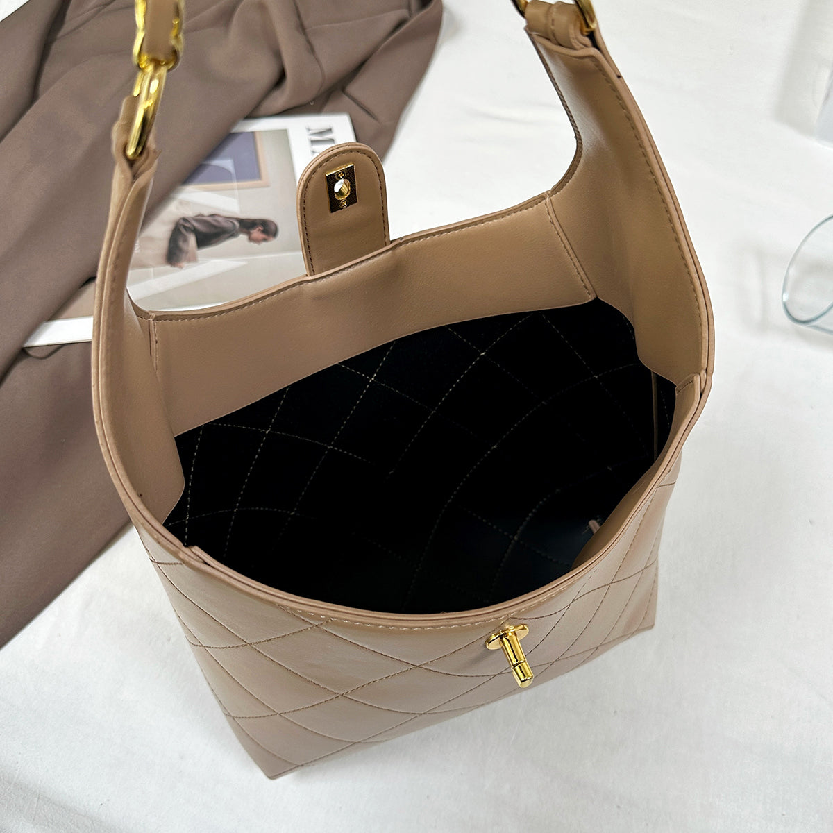 Modern Chic All-Season PU/Artificial Leather/Microfiber Leather Women's Handbags Tote Bags | Color: Khaki | Image 2