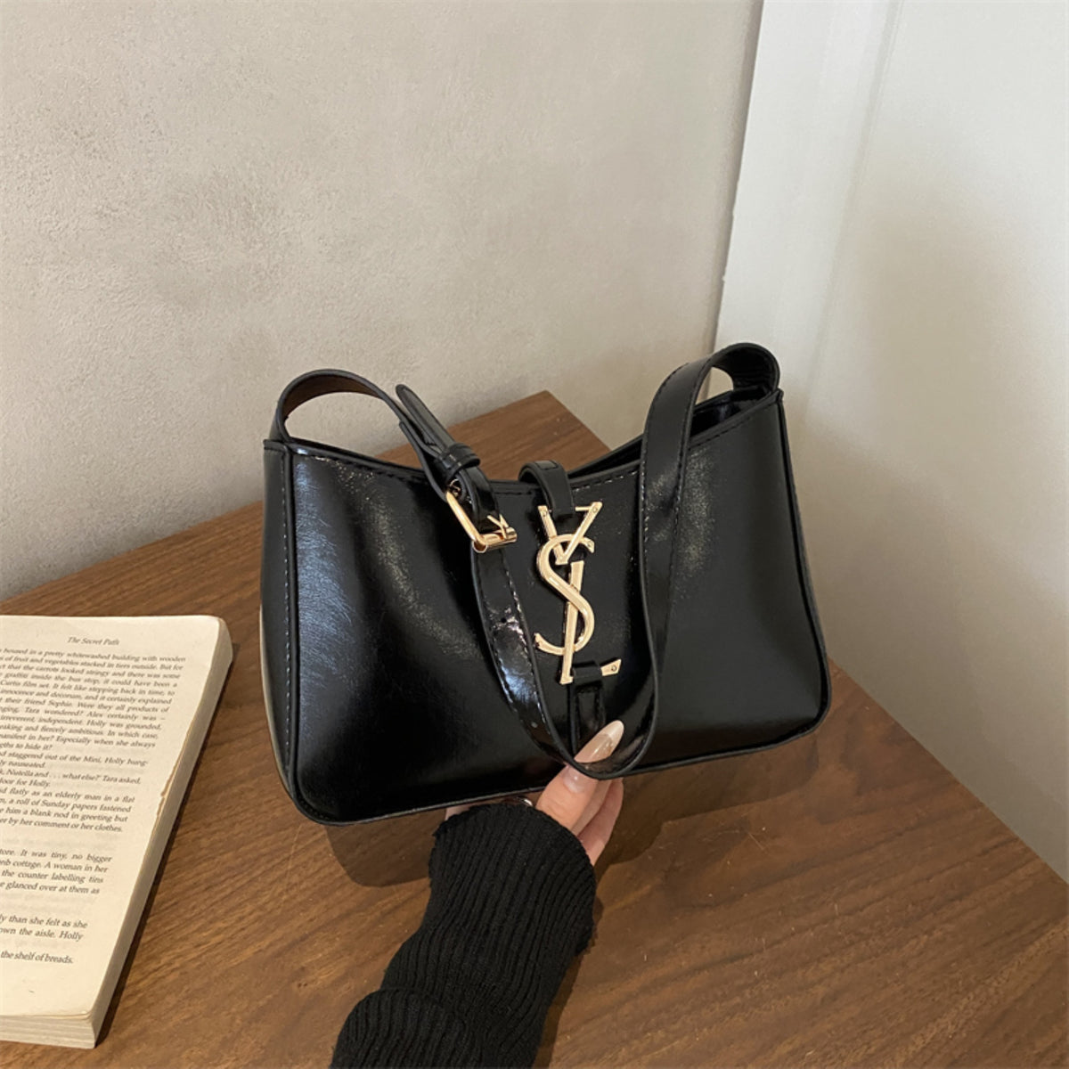 Modern Chic All-Season PU/Artificial Leather/Microfiber Leather Women's Crossbody Bags Other Bags | Color: Black | Image 3