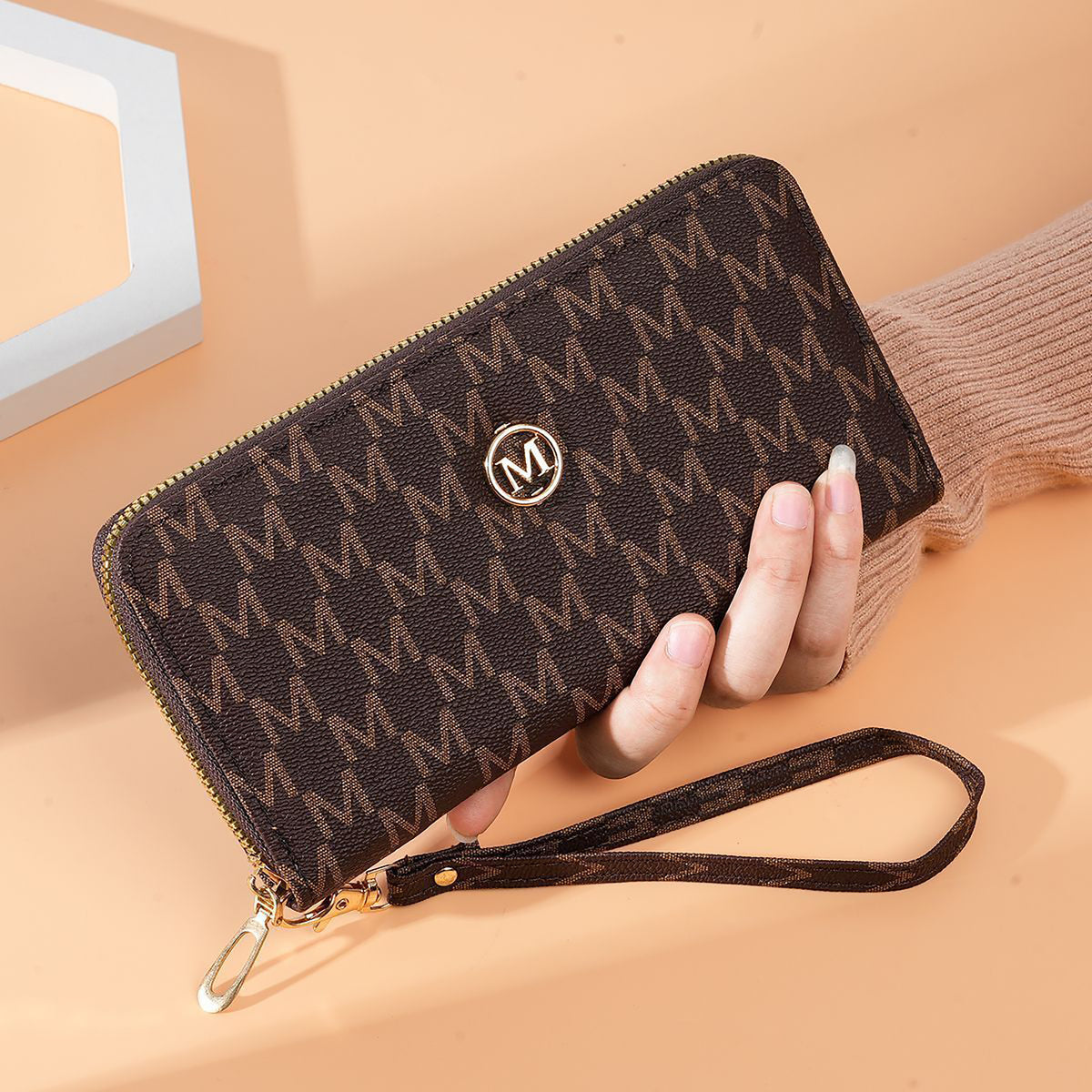 Modern Chic All-Season PU/Artificial Leather/Microfiber Leather, Faux Fur, Cloth / Textile Women's Functional Bags Purses/Wallet | Color: Deep Coffee | Image 3